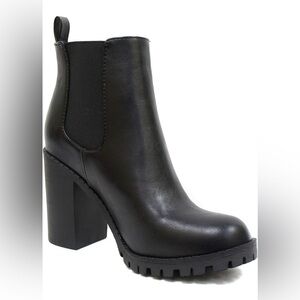 Black ankle booties size 9 but fit like an 8.5/9! (only worn twice)